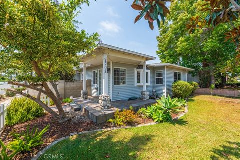 Photo of 1701 Lake Street, Huntington Beach, CA 92648 (MLS # OC26105920)
