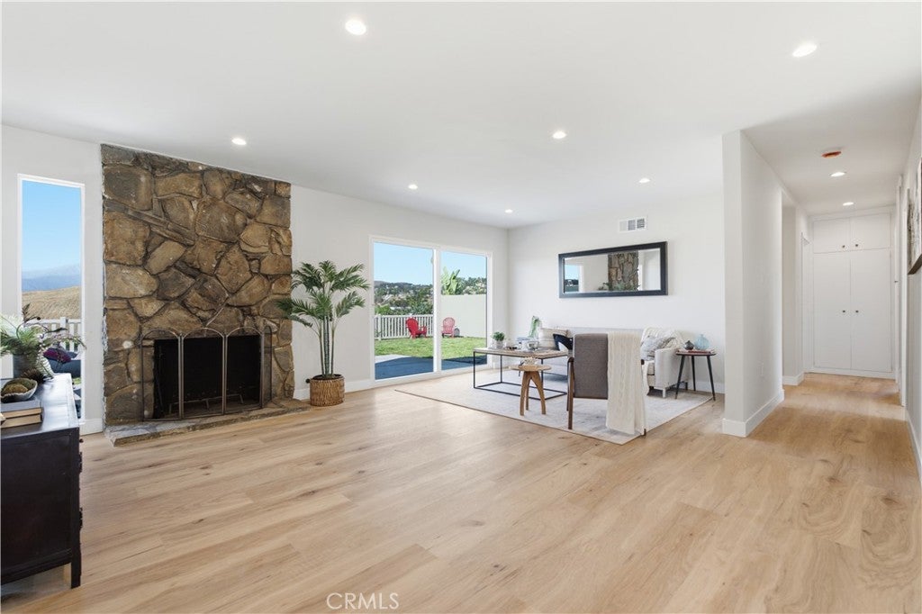 22941 Dry Creek