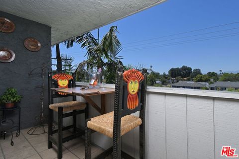 Photo of 4140 Warner Boulevard #302, Burbank, CA 91505 (MLS # 26674309)