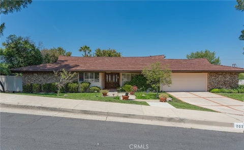 Photo of 20250 Allentown Drive, Woodland Hills, CA 91364 (MLS # SR26104161)