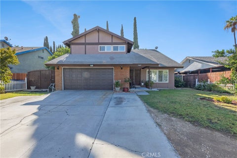 Photo of 10926 Cochran Ave AVE, Riverside, CA 92505 (MLS # IV26212581)