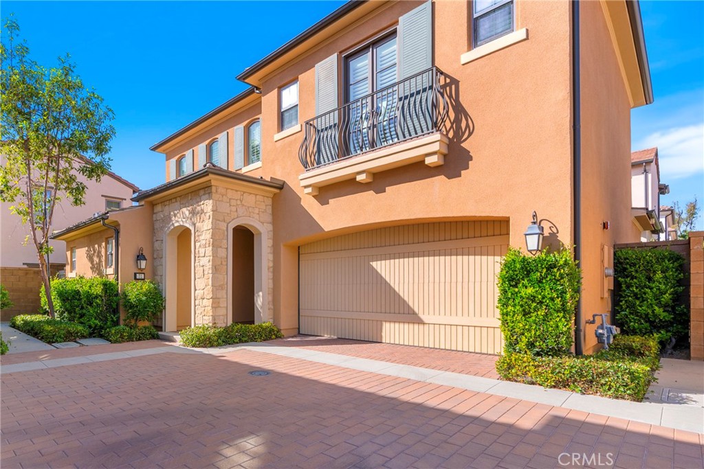 Welcome to this stunning detached condo located in the desirable Westwood area of Irvine. This spacious 4-bedroom, 3-bathroom home offers the perfect blend of modern comfort and classic elegance, providing a serene and inviting atmosphere. The open-concept floor plan features a bright and airy living room, perfect for entertaining or relaxing with loved ones. The chef-inspired kitchen boasts stainless steel appliances, sleek countertops, and ample cabinet space, making meal preparation a breeze. Conveniently located on the ground floor, one of the four bedrooms offers flexibility and privacy—ideal for guests, home office space, or multigenerational living. This downstairs bedroom is complemented by a bathroom, ensuring both comfort and functionality. The generously sized bedrooms on the upper level offer plenty of space for relaxation and privacy, while the luxurious bathrooms are beautifully designed with modern finishes. The master suite is a true retreat, complete with a walk-in closet and an en-suite bathroom featuring dual vanities, a soaking tub, and a separate shower. Enjoy outdoor living with a private backyard space, ideal for hosting gatherings, gardening. The house is nestled in a peaceful, tree-lined community that offers top-rated Irvine school district schools, convenient shopping, dining, and access to major freeways. Don’t miss your chance to rent this remarkable property in one of Irvine’s most sought-after neighborhoods.
