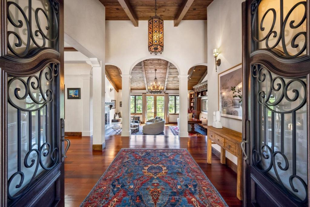 25 Searsville Court