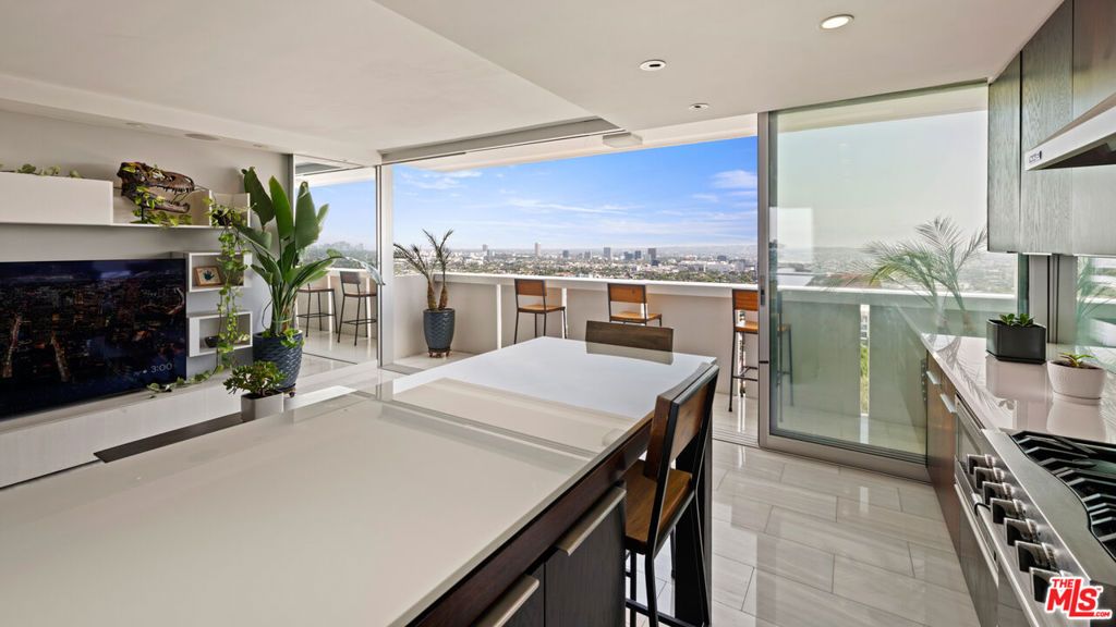 Photo of 8787 Shoreham Drive #908, West Hollywood, CA 90069 (MLS # 25554819)