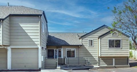 Photo of 3112 Heather Ridge Drive, San Jose, CA 95136 (MLS # ML82041908)