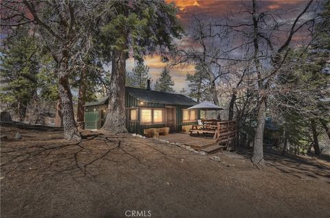 Photo of 76 Metcalf Creek, Big Bear Lake, CA 92315 (MLS # IG25097715) Photo of 76 Metcalf Creek, Big Bear Lake, CA 92315 (MLS # IG25097715)