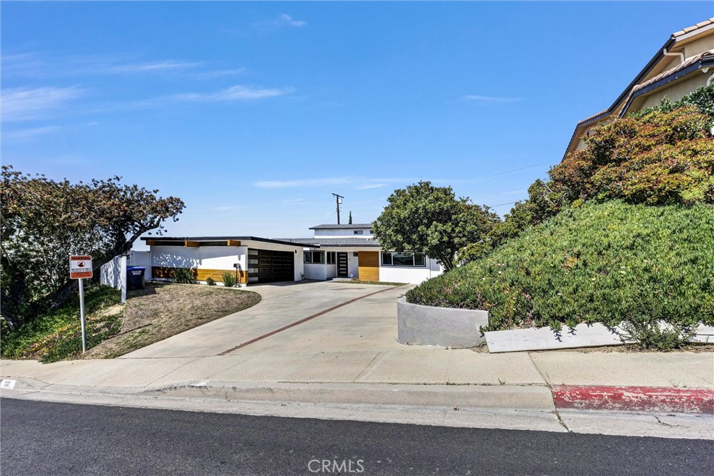 1131 Ridgeside Drive