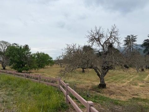 Photo of Gilroy, CA 95020 (MLS # ML82040982)