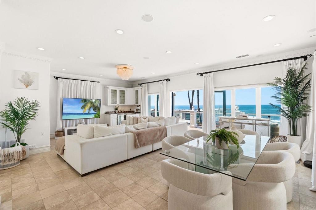 208 S Pacific Street