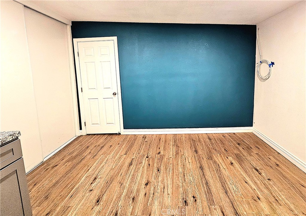 Private 340sf space, secure 1 bedroom apartment unit. 1 private bathroom. close to shopping, schools, freeway access, etc... street parking included. no yard available for pets.