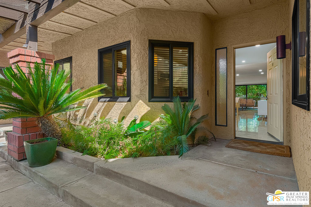 2345 S Cherokee Way 102