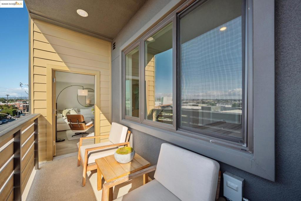 WEST OAKLAND - Residential