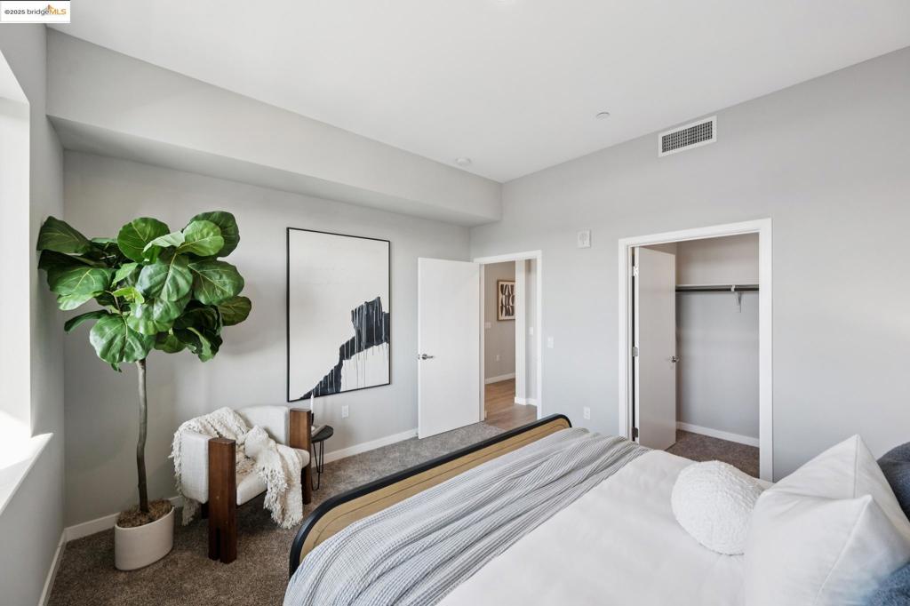 WEST OAKLAND - Residential