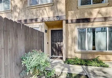 Photo of 12352 Runnymede St #5, North Hollywood, CA 91605 (MLS # SR25247551) Photo of 12352 Runnymede St #5, North Hollywood, CA 91605 (MLS # SR25247551)