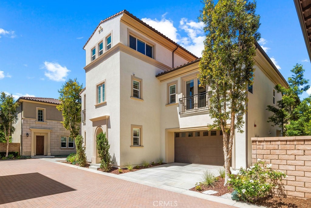 98 Pinnacle Dr