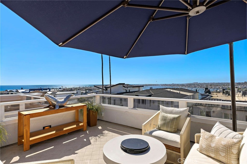302 Carnation Avenue, Corona Del Mar CA 92625 - Photo 8