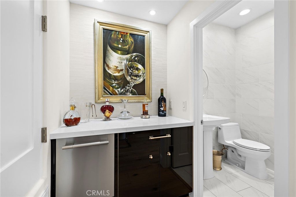 302 Carnation Avenue, Corona Del Mar CA 92625 - Photo 14
