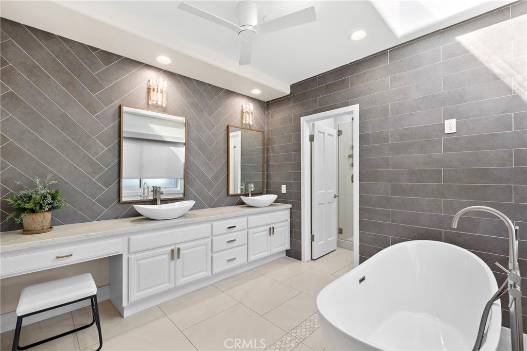 302 Carnation Avenue, Corona Del Mar CA 92625 - Photo 9