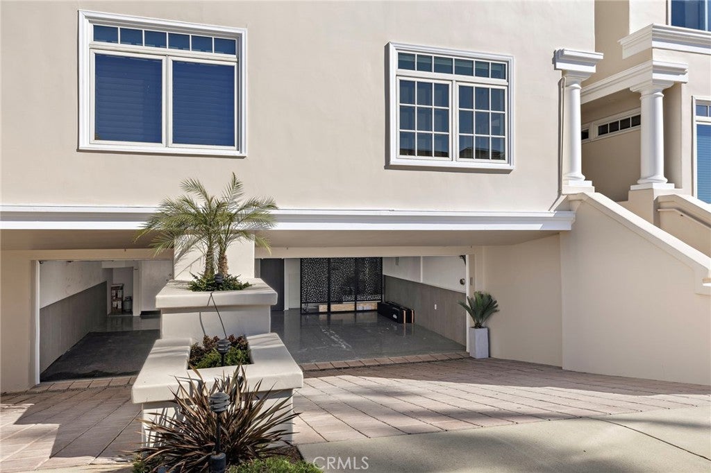 302 Carnation Avenue, Corona Del Mar CA 92625 - Photo 10