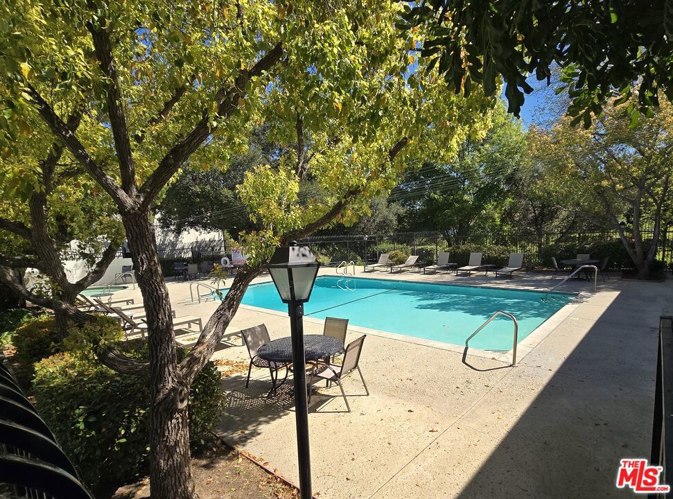 4722 Park Granada 206