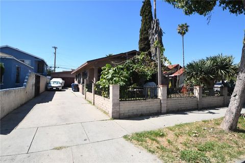 Photo of 1731 Gaviota Avenue, Long Beach, CA 90813 (MLS # SB26061357)