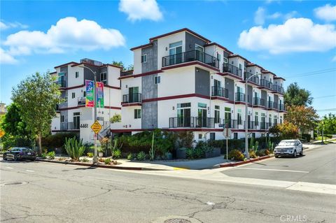 Photo of 4461 Tujunga Avenue #101, Studio City, CA 91602 (MLS # SR25108009)