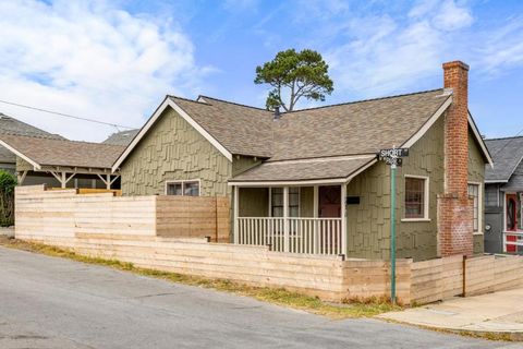 Photo of 216 Park Street, Pacific Grove, CA 93950 (MLS # ML82041880)