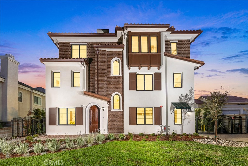 905 sunset Boulevard A