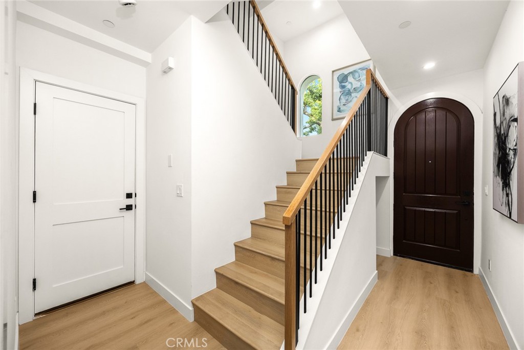 905 sunset Boulevard A