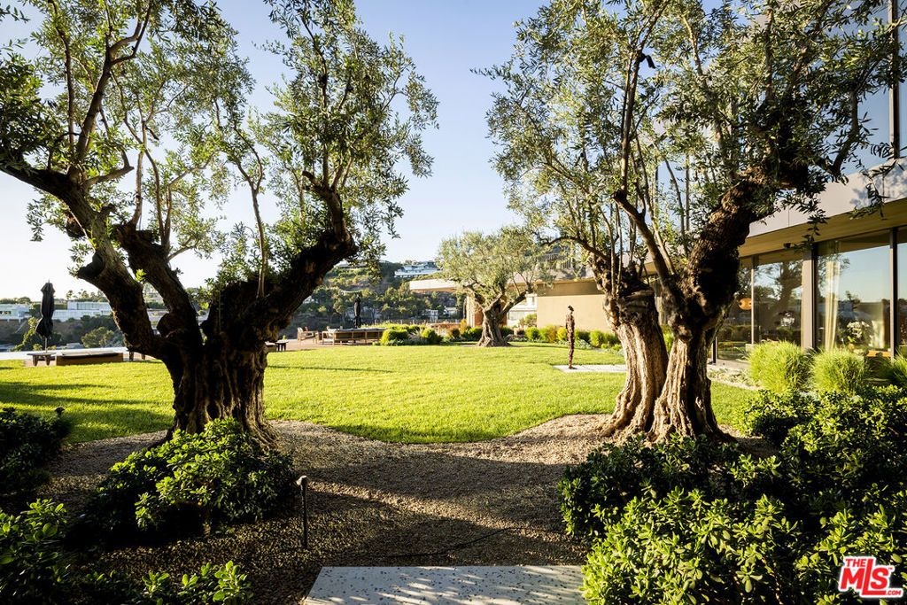 Photo of 1535 Blue Jay Way, Los Angeles, CA 90069 (MLS # 24461947)