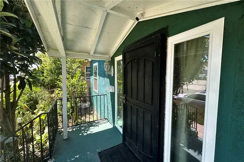 8111 S Halldale Ave, Los Angeles, CA 90047 - MLS#: DW25164487