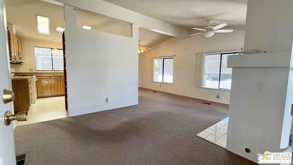 1250 N Kirby Street 34