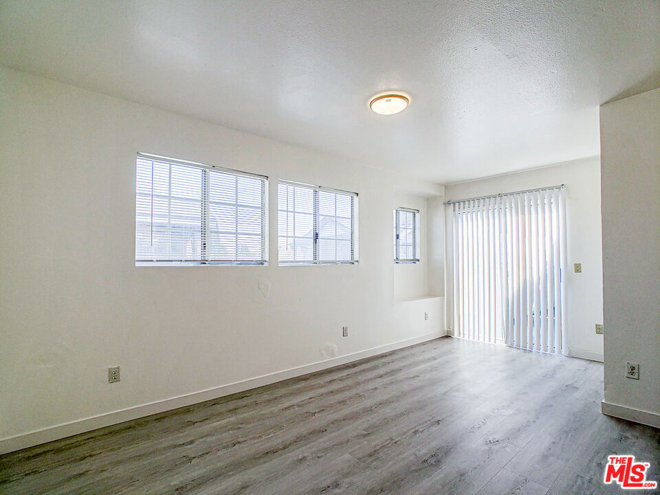 Inviting 2 Master Bedroom, 2 1/2 Bathroom townhome-style unit on 2nd floor with porch, bright living space, and well-appointed kitchen (dishwasher, range/stove). Private 2-car garage in a gated setting. Located in charming Bellflower just 20 mi southeast of LA with history rooted in apple orchards and dairies. Enjoy nearby outdoor amenities like the scenic Bellflower Bike Trail and imaginative Pirate Park. Easy access to dining, small businesses along Bellflower Blvd, and major freeways (605, 105, 710, 5, 91).