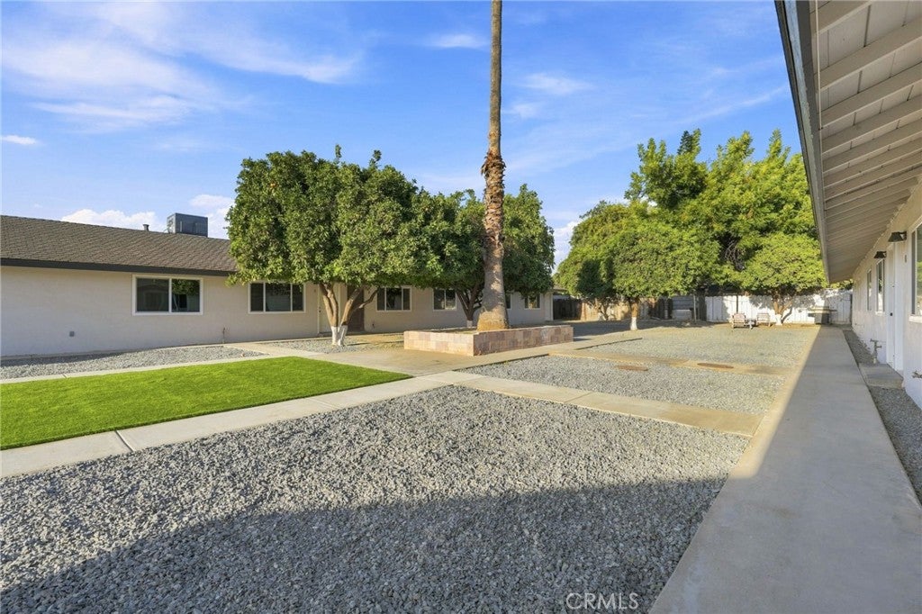 1506 N Cobb