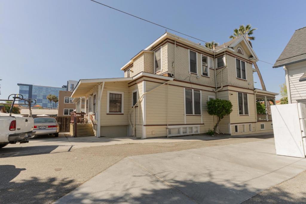 467 S 3rd Street