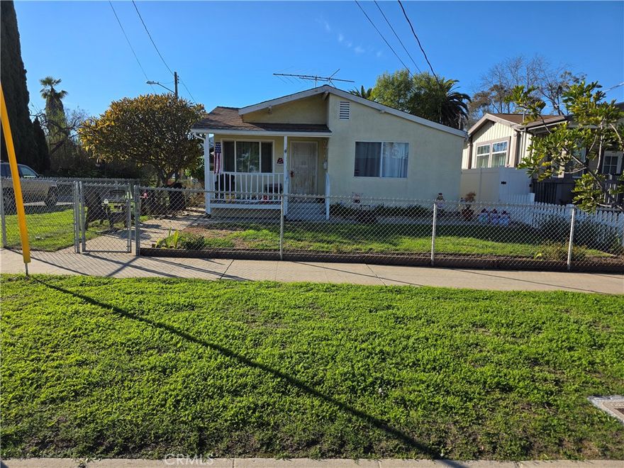 Welcome to this 1917 charming 2 bedroom, 1 ba front house, sits on one lot, with 2 detached car garages  .  There is a 2 bedroom 1 bath house  in the back, these two homes have their own APN #s.  Must be sold together.  Both are rentals, on MO to MO any Termination of tenancy to be initiated by the Owner. Pleaase contact me for further information.