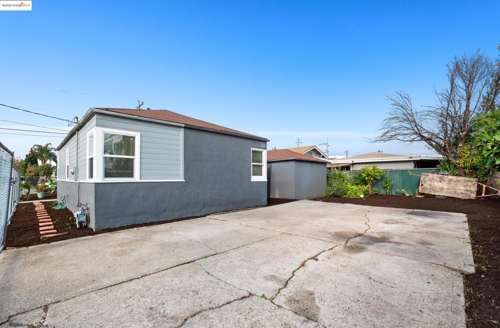 OAKLAND - Residential