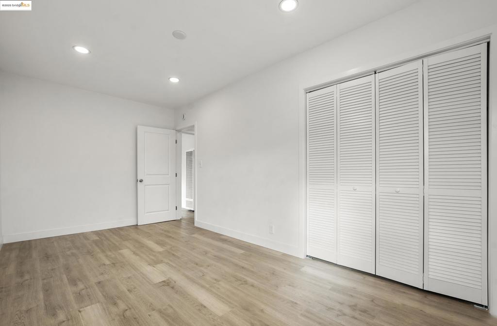 OAKLAND - Residential