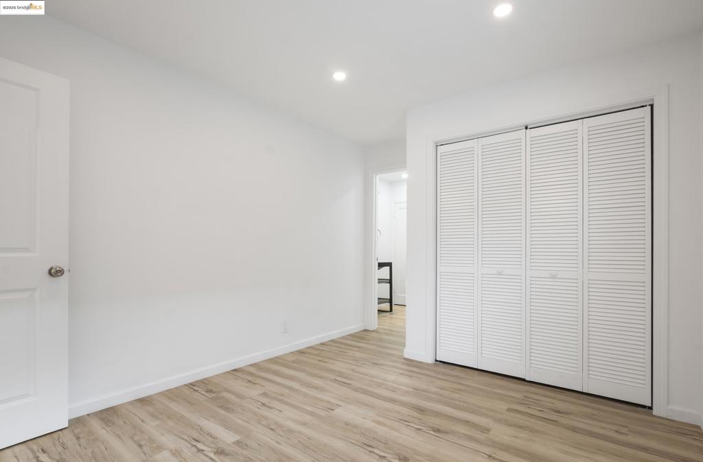 OAKLAND - Residential