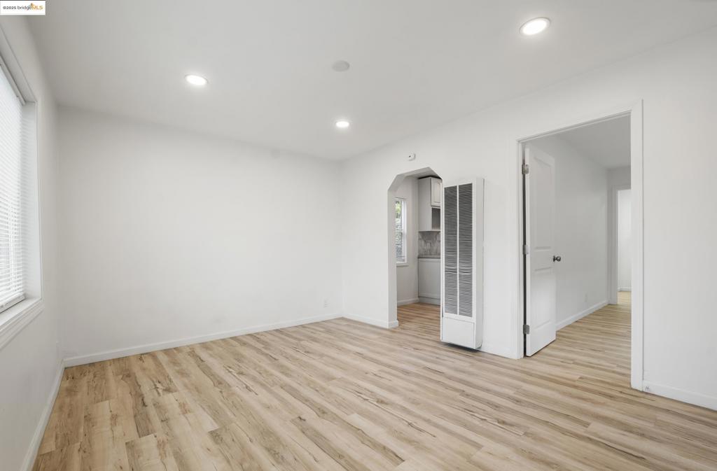 OAKLAND - Residential