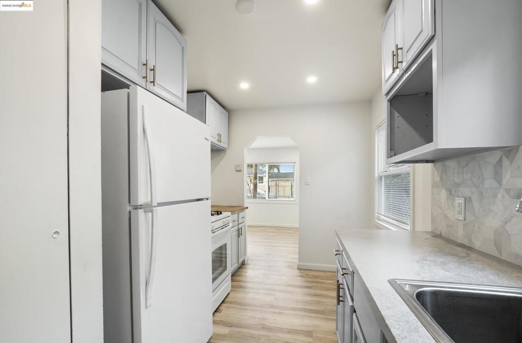 OAKLAND - Residential