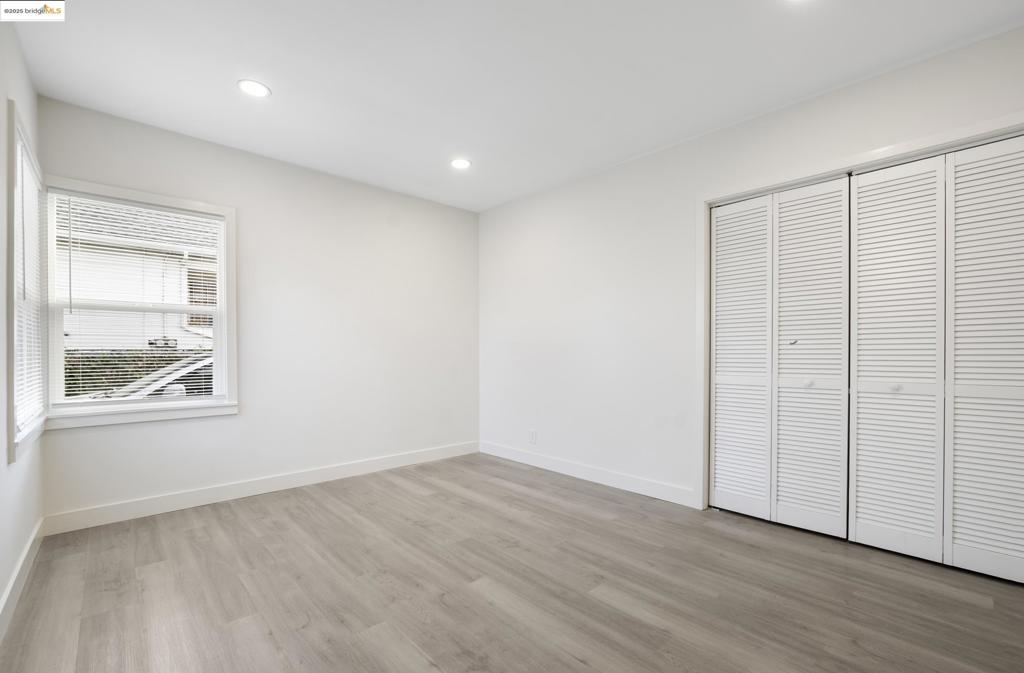 OAKLAND - Residential