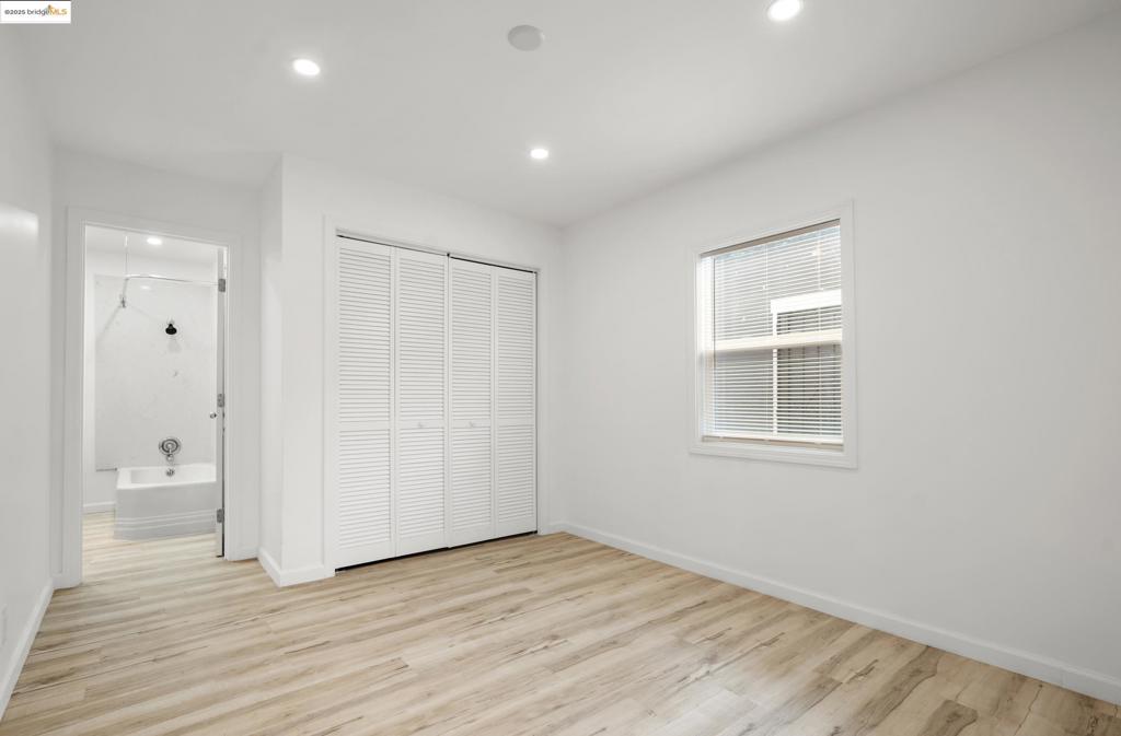 OAKLAND - Residential