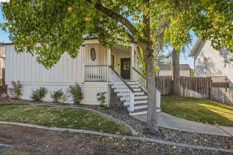 Photo of 18530 Main St ST, Tuolumne, CA 95379 (MLS # 41152392)