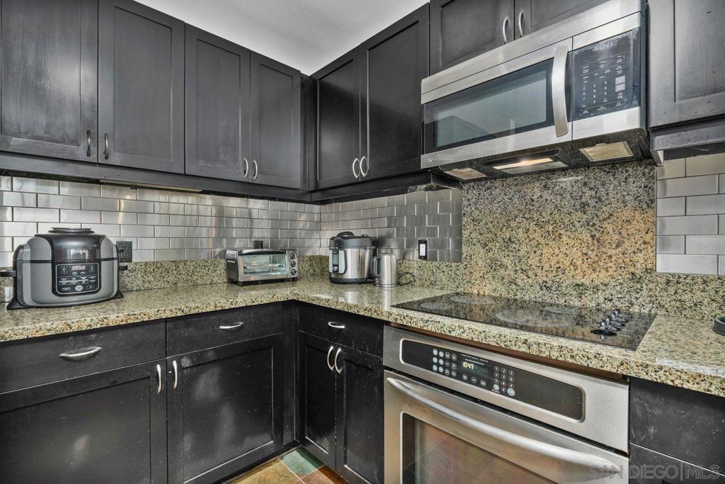 1150 J ST 524
