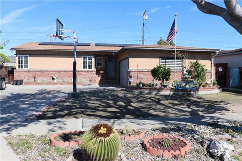 Photo of 1467 W Roberta Ave, Fullerton, CA 92833 (MLS # RS26039077)