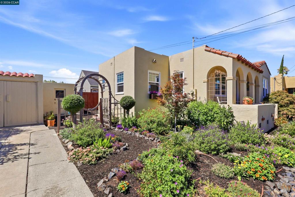 270 E 15th