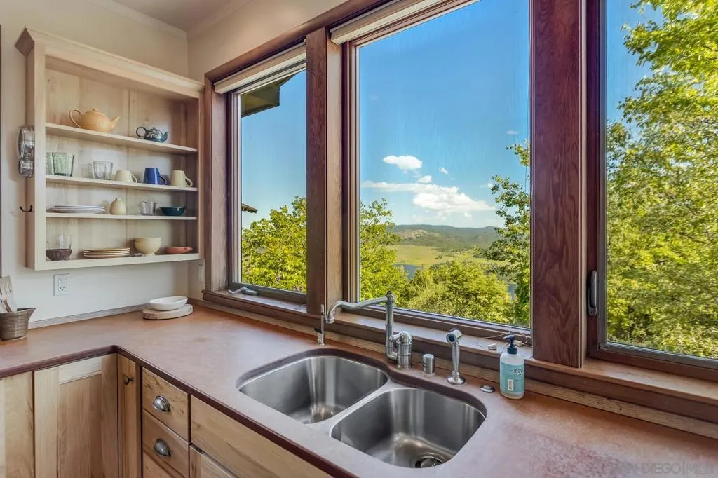 Julian, California 92036, United States, 4 Bedrooms Bedrooms, ,5 BathroomsBathrooms,Residential,Active,253037