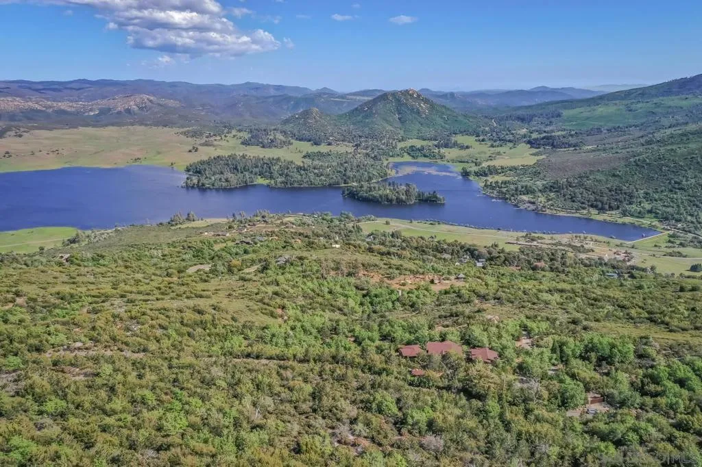 Julian, California 92036, United States, 4 Bedrooms Bedrooms, ,5 BathroomsBathrooms,Residential,Active,253037