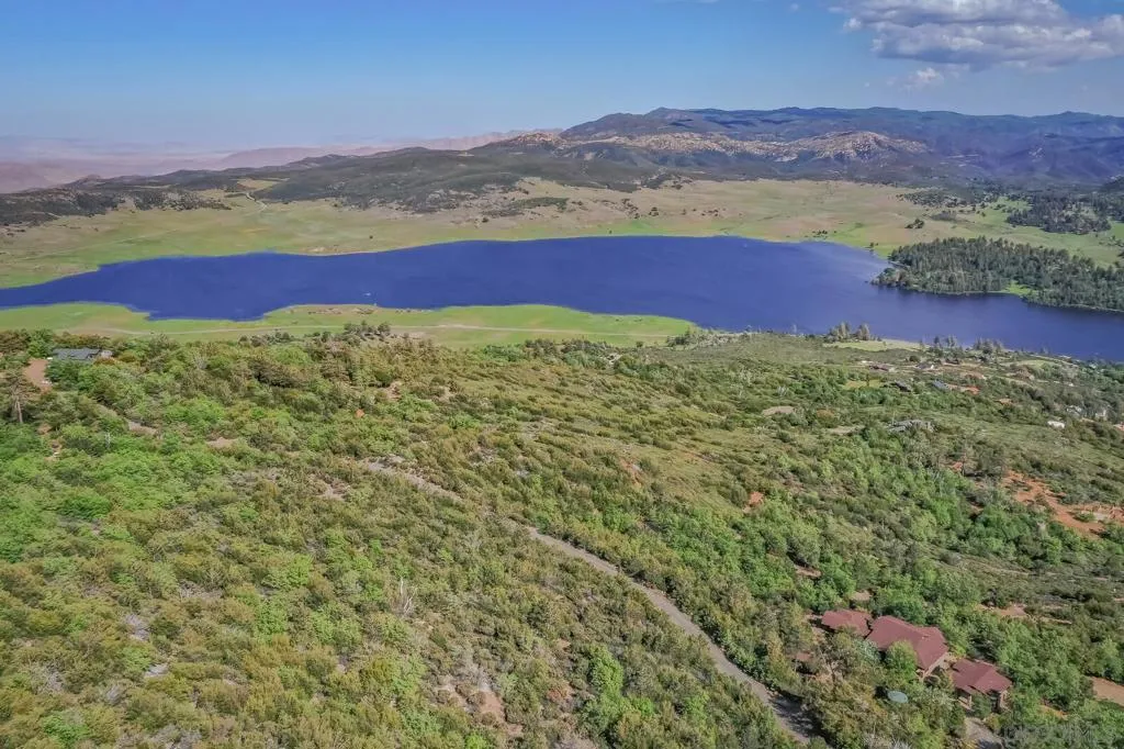 Julian, California 92036, United States, 4 Bedrooms Bedrooms, ,5 BathroomsBathrooms,Residential,Active,253037